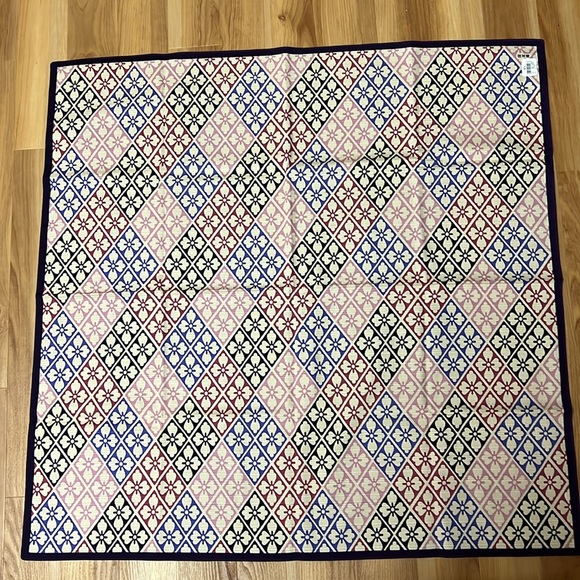 New made in Japan scarf wrap. 35*35 - Picture 3 of 4